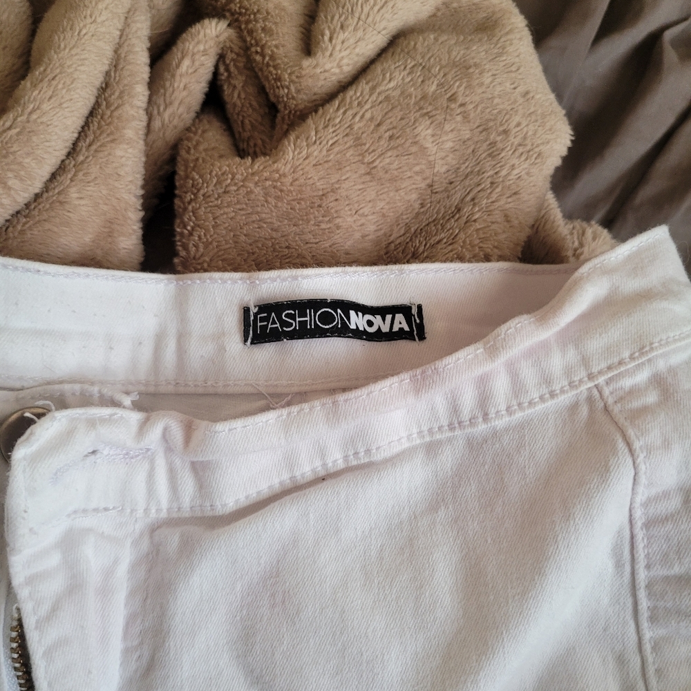Jeans - Picture 3 of 4